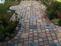 Fieldstone made with our moulds by homeowner do-it-yourselfer Bruce Mazzoni.